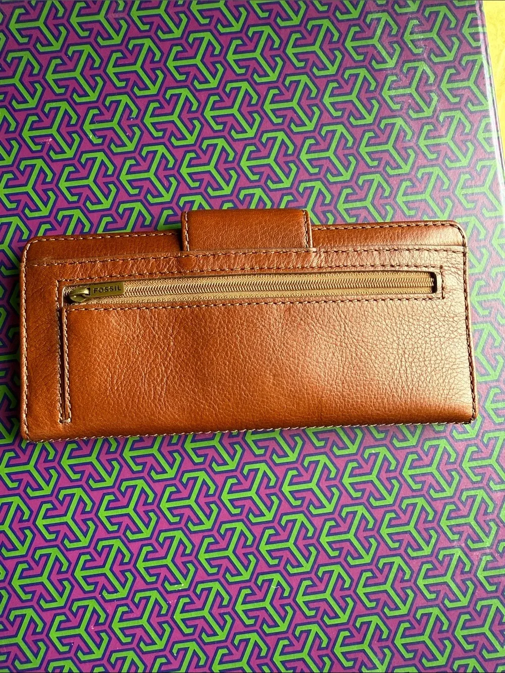 Fossil Warm Brown Leather Snap Wallet with Gold Logo